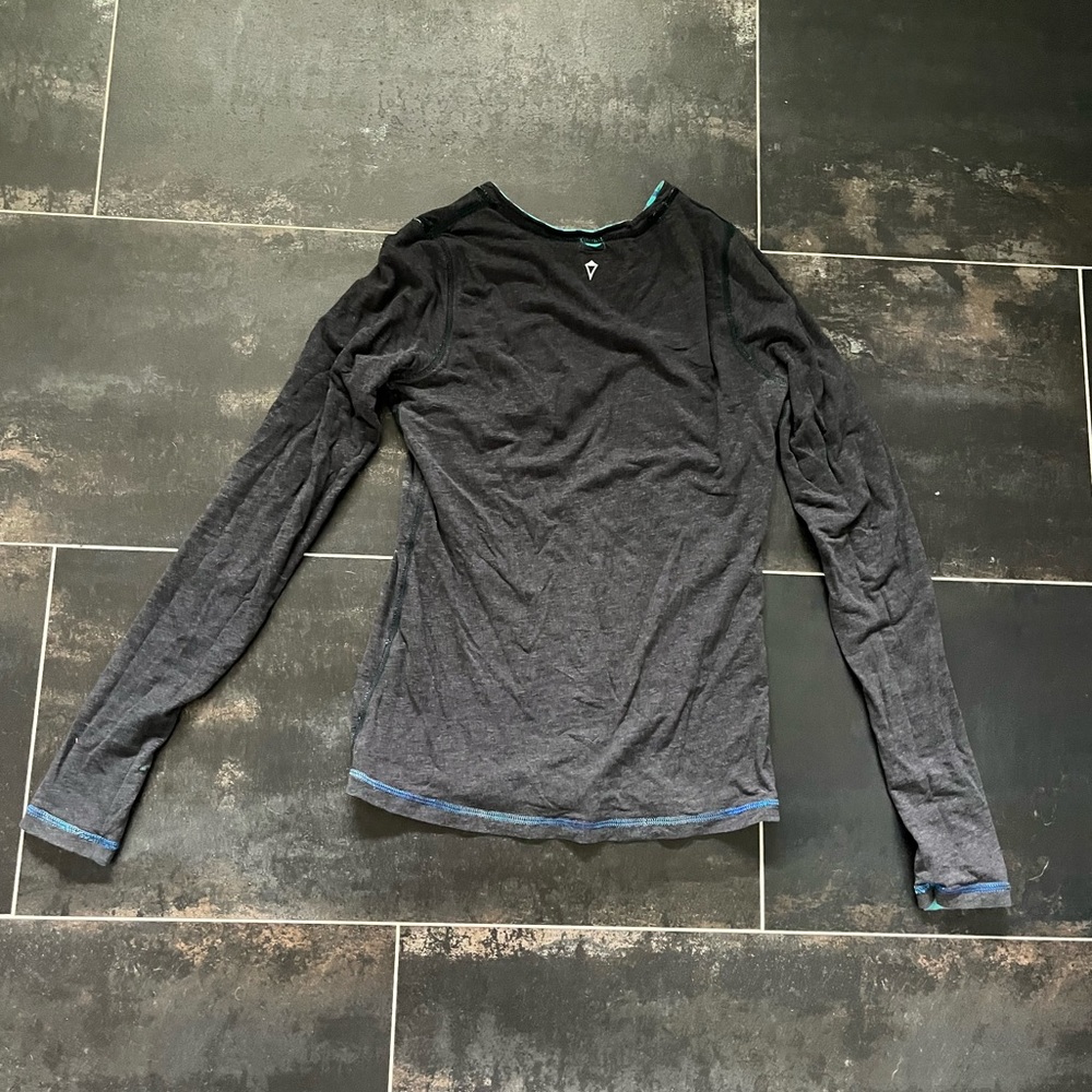 Ivivva(lululemon kids) reversible workout long sleeve shirt